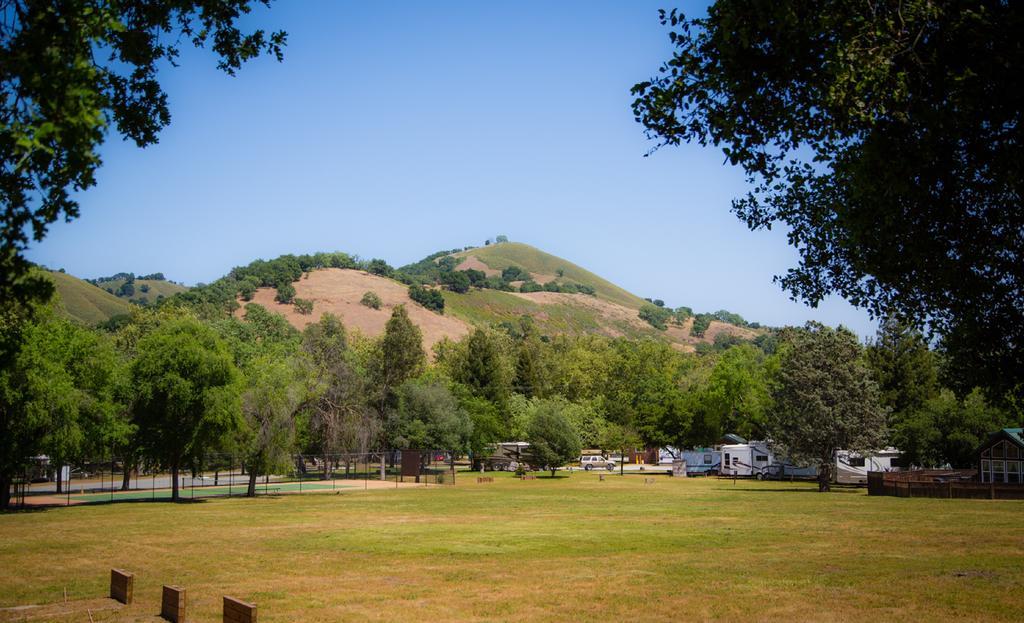 Morgan Hill Camping Resort Cabin 1 San Martin Exterior photo